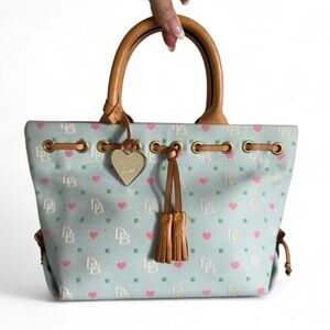 🩵🩷Dooney and Bourke Pastel Blue and Pink Tote Bag🩷🩵